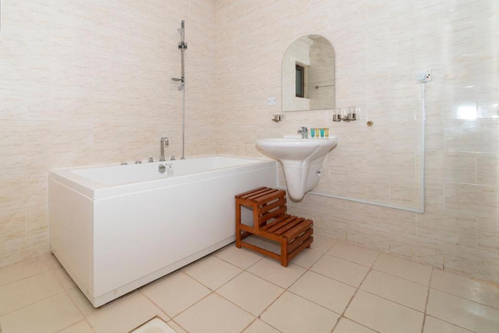 Al Masem Luxury Hotel Suites 3 Al Ahsa Al-Hofuf Bagian luar foto